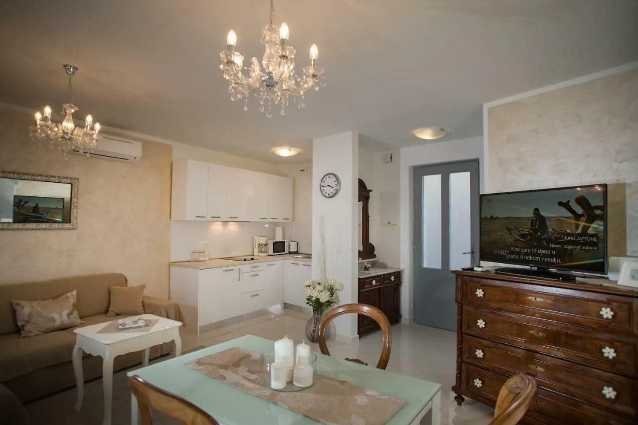 Holiday Home Dora Ровинь