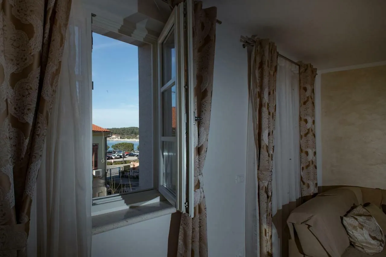 Апартаменты Holiday Home Dora Ровинь Хорватия