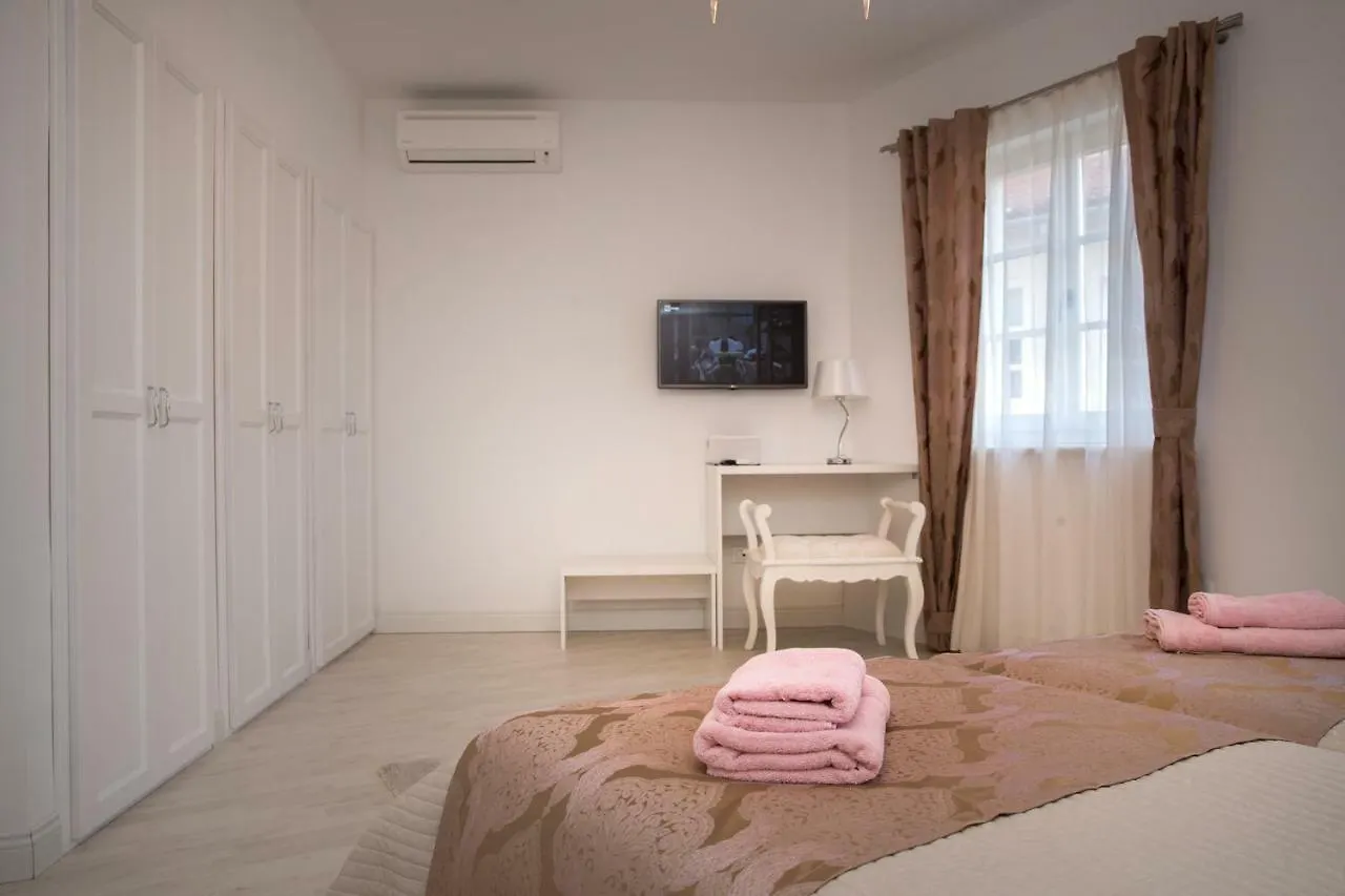 Holiday Home Dora Ровинь