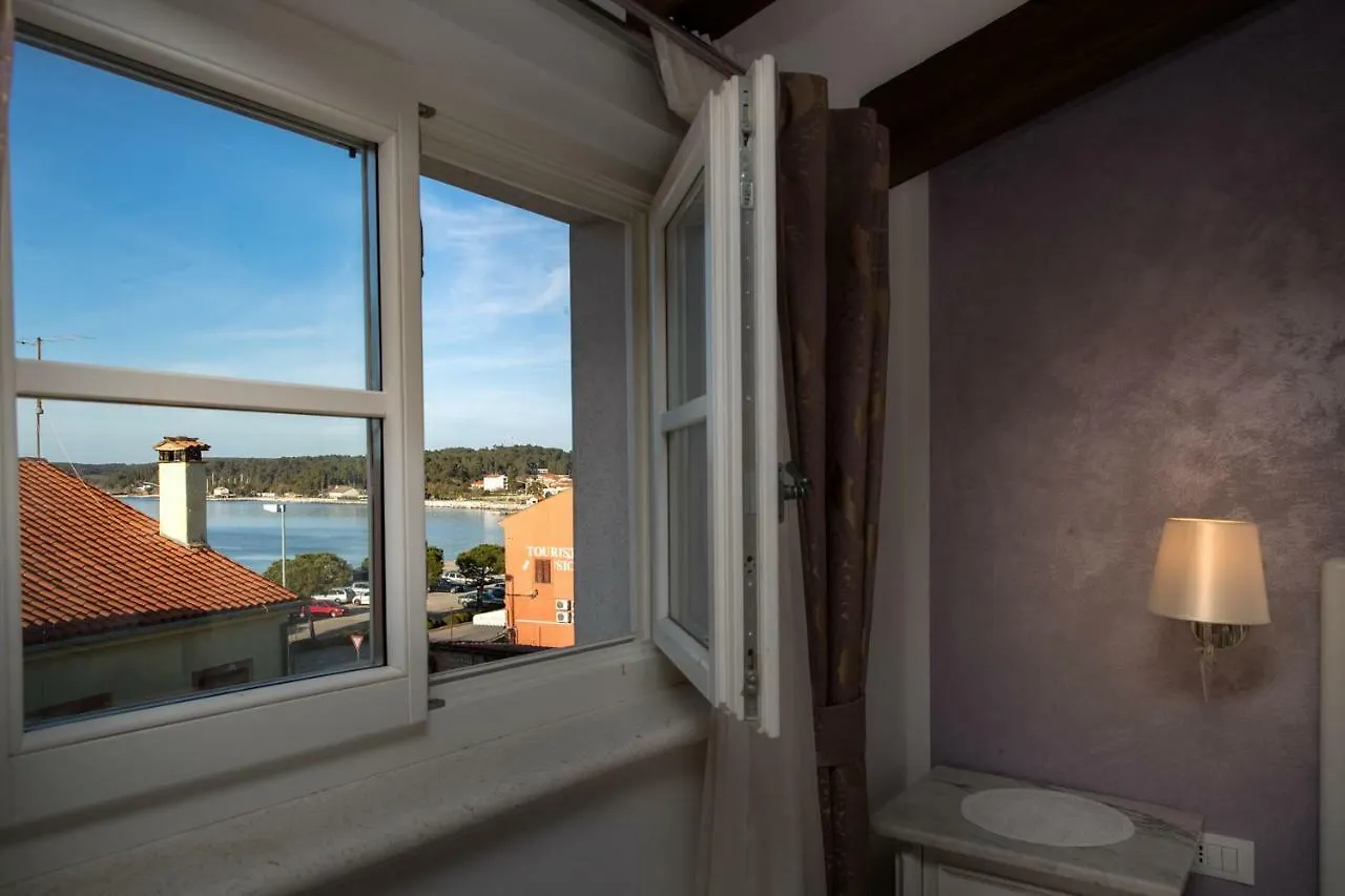 Holiday Home Dora Ровинь 0*,  Хорватия