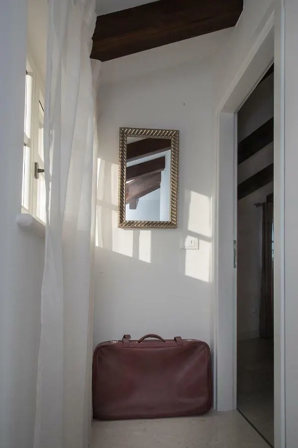 公寓 Holiday Home Dora 罗维尼 克罗地亚
