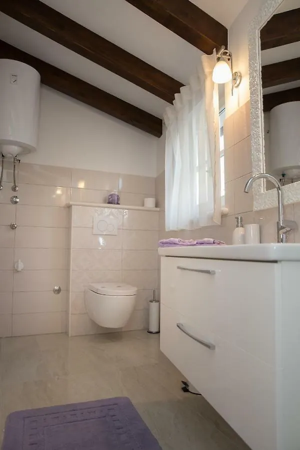 Апартаменты Holiday Home Dora Ровинь